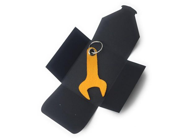 Filz-Schlüsselanhänger - Schraubenschlüssel - safrangelb/gelb - Gravur optional