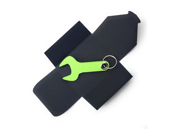 Filz-Schlüsselanhänger - Schraubenschlüssel - lindgrün/grün - Gravur optional
