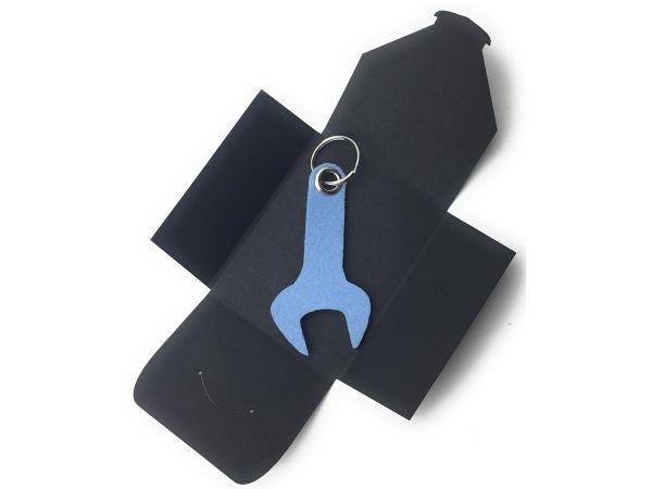 Filz-Schlüsselanhänger - Schraubenschlüssel - eisblau/blau - Gravur